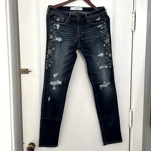 A&F high waisted, appliqué, dark wash, distressed super skinny jeans size 8
